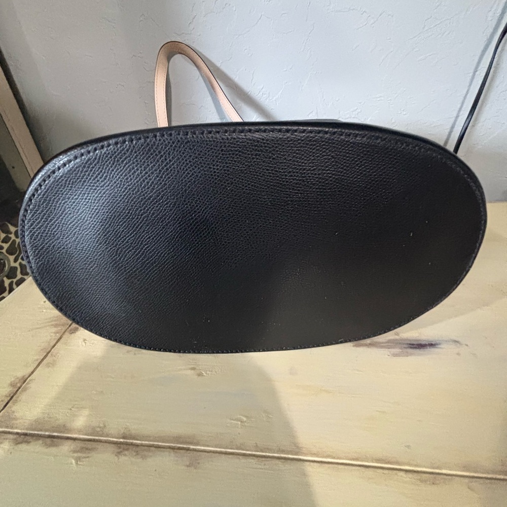Michael Kors Black and Cream Shoulder Bag - Picture 4 of 6